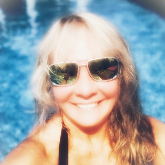 Meet your Posher, Judith - Picture 1 of 1